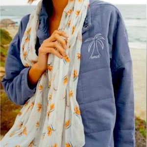 *Brand new beautiful tropical scarf 🌴